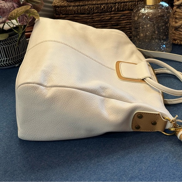 HOBO Large Leather Sheila Satchel NWT - Picture 4 of 15